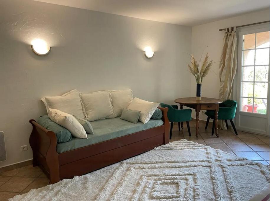 Domaine Des Tuilieres Avec Jacuzzi Apartamento Vallauris Exterior foto