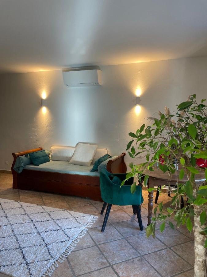 Domaine Des Tuilieres Avec Jacuzzi Apartamento Vallauris Exterior foto