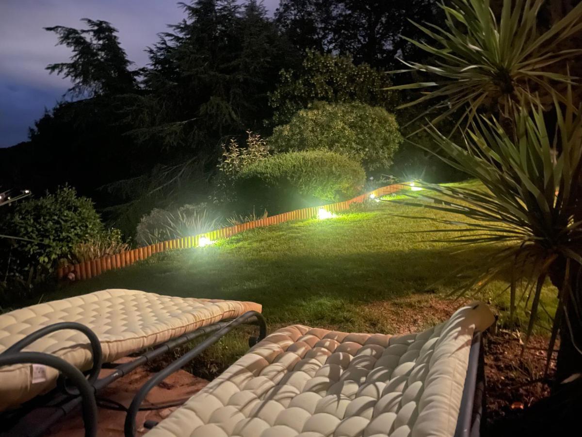 Domaine Des Tuilieres Avec Jacuzzi Apartamento Vallauris Exterior foto